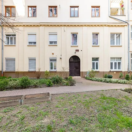 Daire Charming Flat, Steps From Castle - Historic Part *