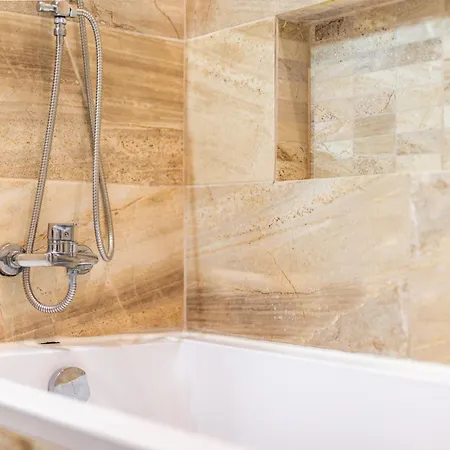 Charming Flat, Steps From Castle - Historic Part Daire *
