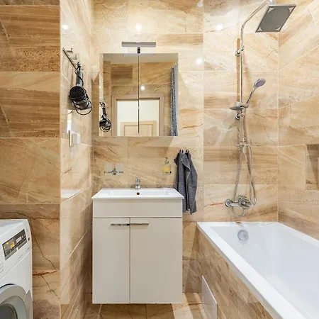Daire Charming Flat, Steps From Castle - Historic Part Bratislava