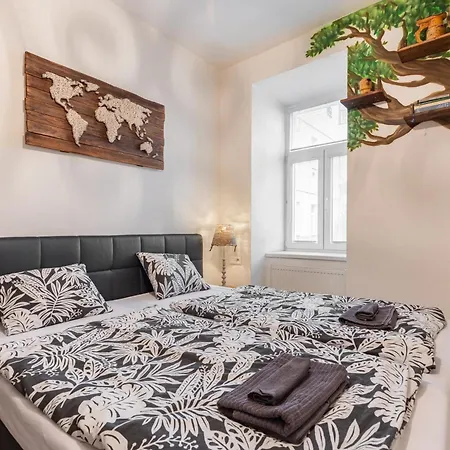 Charming Flat, Steps From Castle - Historic Part Daire *