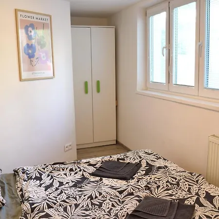 Apartman Charming Flat, Steps From Castle - Free Parking Pozsony