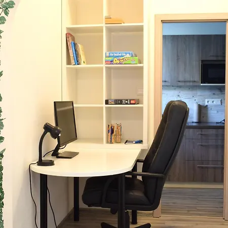 Charming Flat, Steps From Castle - Free Parking Pozsony
