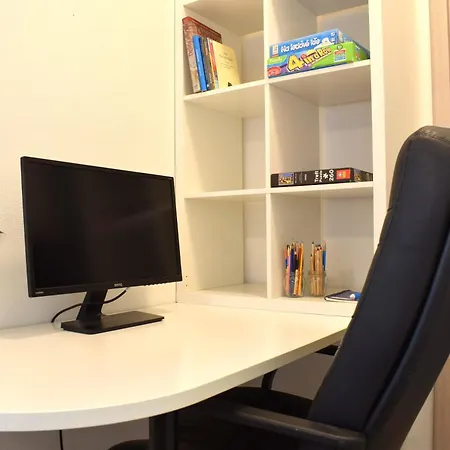 Charming Flat, Steps From Castle - Free Parking * Pozsony