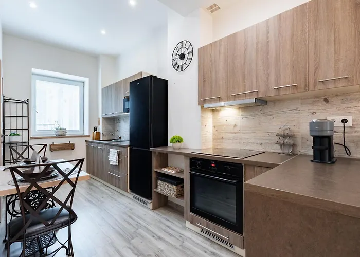 Charming Flat, Steps From Castle - Free Parking Apartament